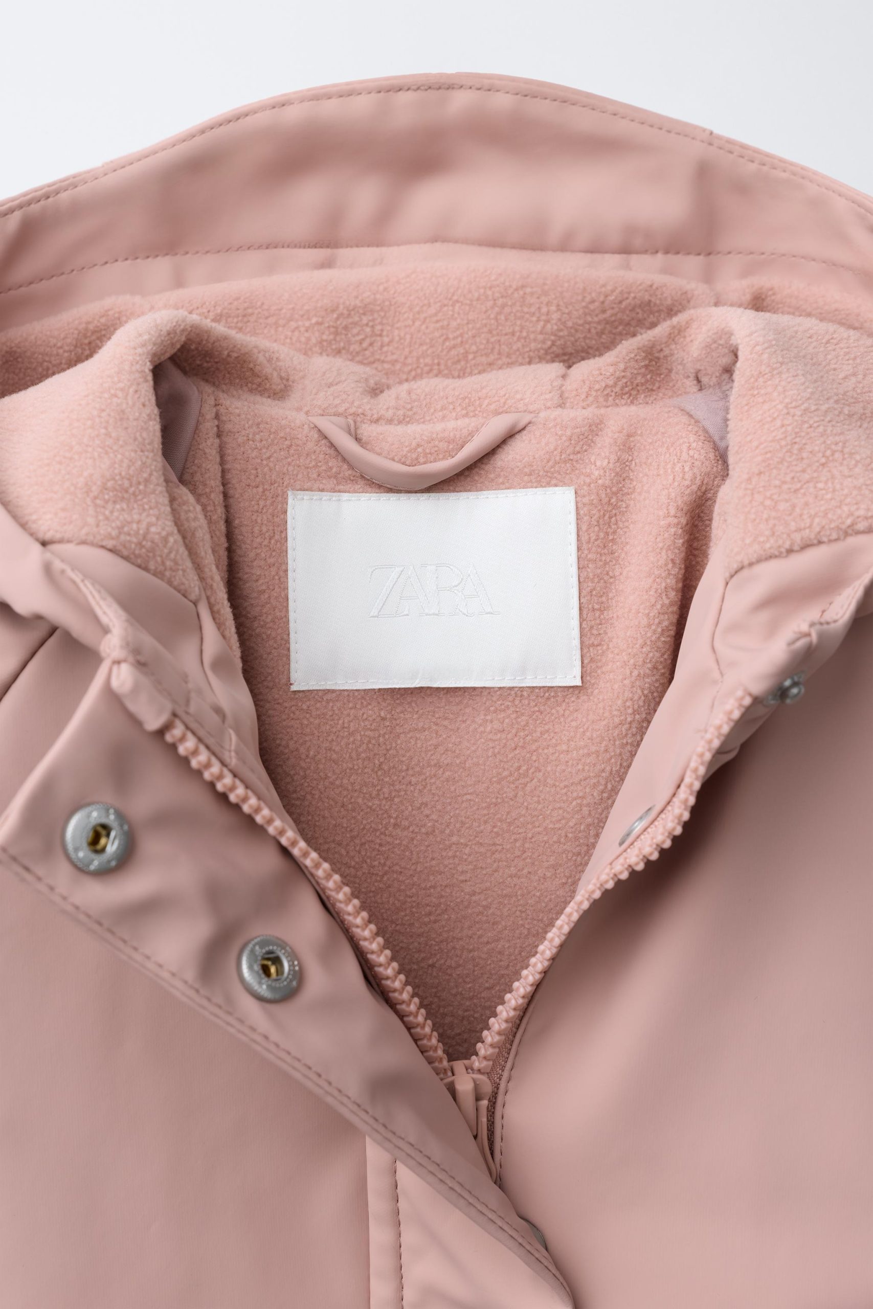 کت بلند کلاهدار ضد آب با آستر پولار از برند زارا (بچه گانه)