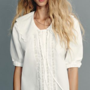 بلوز یقه V با آستین کوتاه و گلدوزی از برند زارا (زنانه)