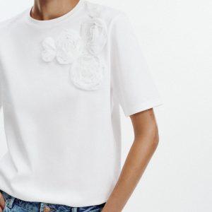 تی‌شرت پنبه‌ای یقه گرد با جزئیات گل‌د از برند زارا (زنانه)