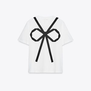 تی‌شرت کوتاه‌مُد یقه گرد با جزئیات از برند زارا