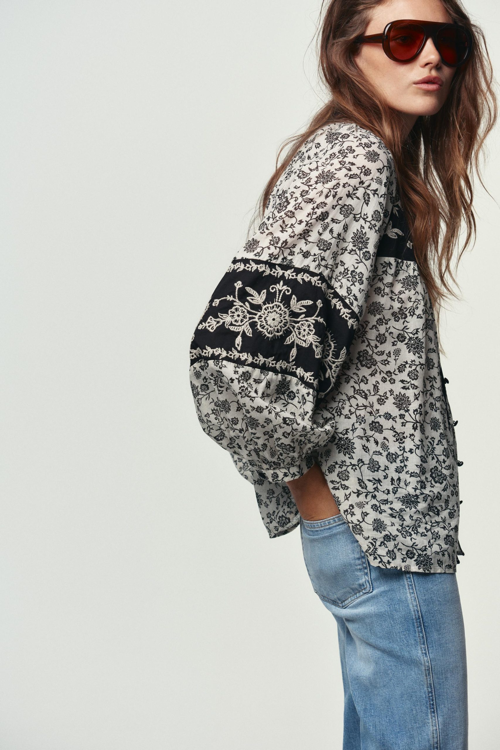 بلوز آستین بلند گلدوزی شده از برند زارا (زنانه)