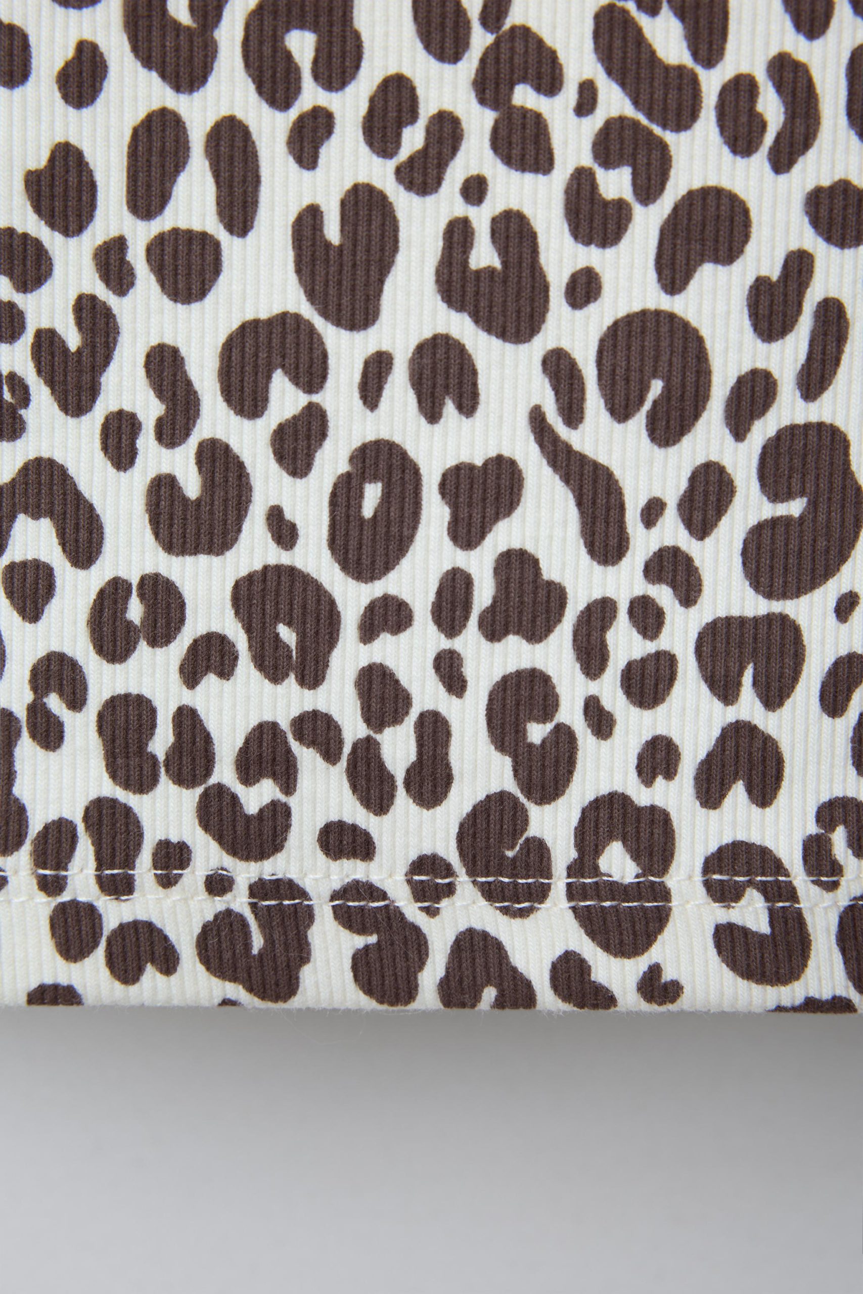 تیشرت یقه گرد بدون آستین پنبهای از برند زارا