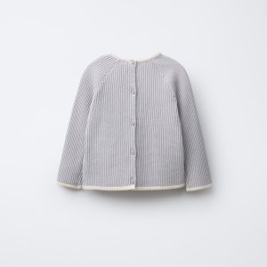 ژاکت یقه گرد آستین بلند با جیب سینه از برند زارا (بچه گانه)