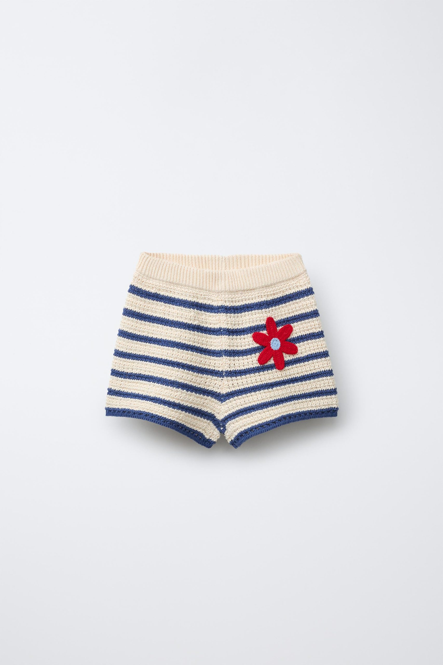 شلوارک برمودا با کمر الاستیک و طرح گل از برند زارا