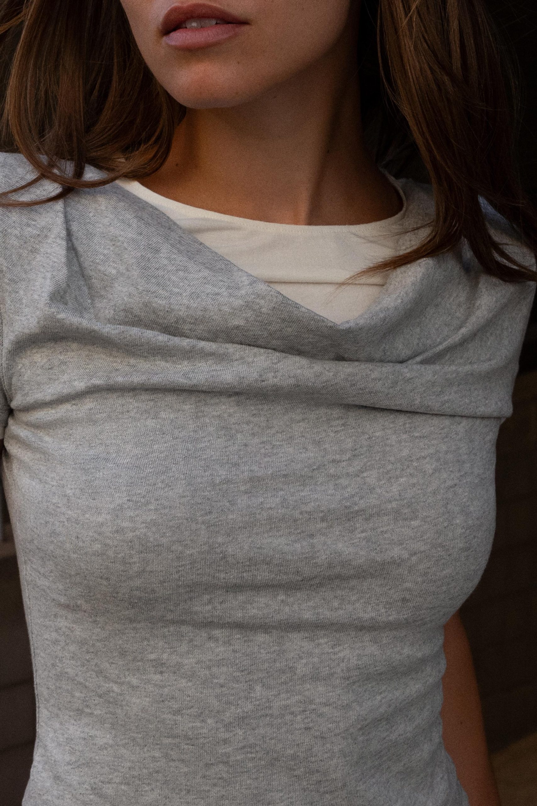 تیشرت یقه دراپه کوتاهکف با جزئیات د از برند زارا (زنانه)