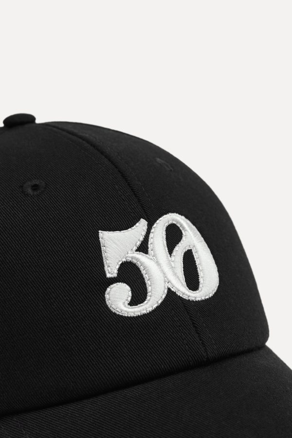 50. YIL DÖNÜÜ NAKIŞLI ŞAPKA - از برند زارا