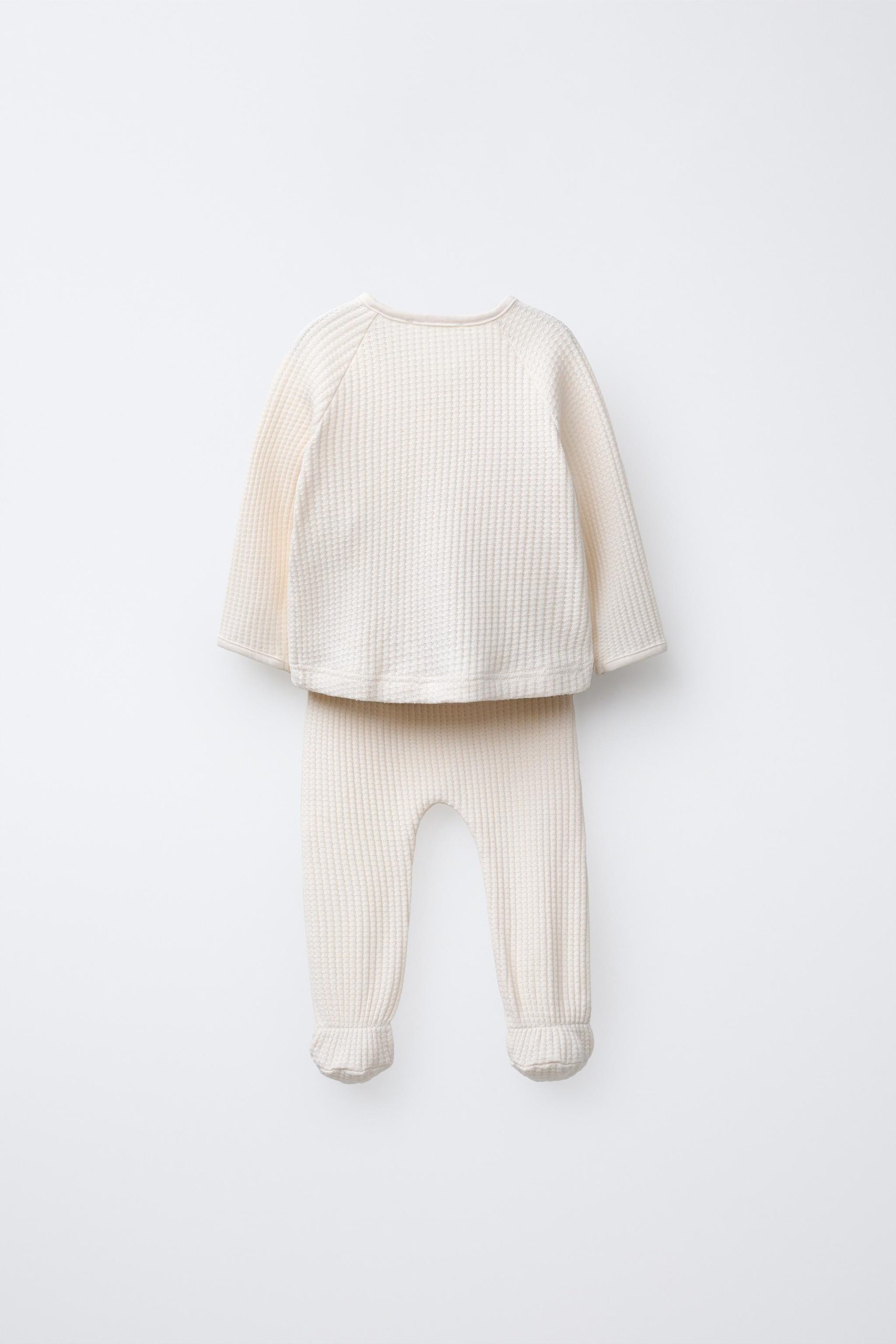 ست تیشرت و شلوارک آستین بلند از برند زارا (بچه گانه)