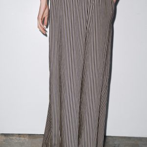 شلوار زنانه با کمر کشی و جیب مخفی از برند زارا (زنانه)