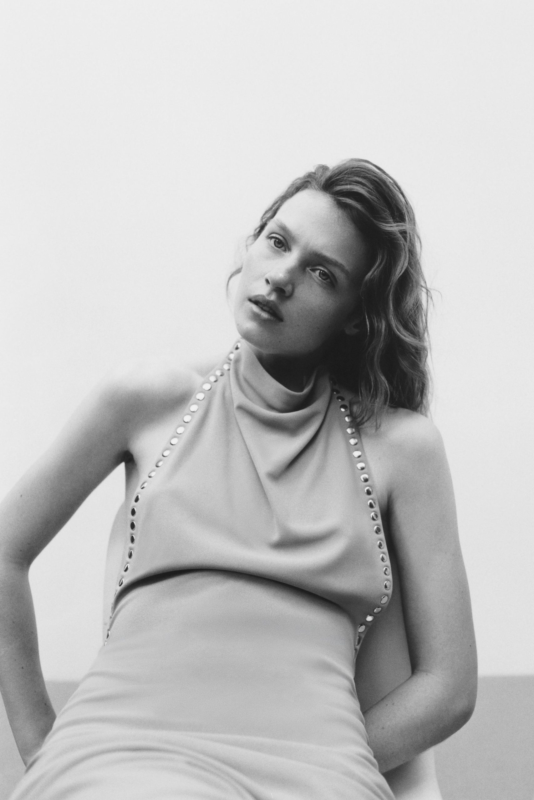 لباس زنانه یقه هالتر چیندار از برند زارا (زنانه)