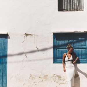 HALTER YAKA ELASTİK VÜCUDA OTURAN ELBİSE - از برند زارا