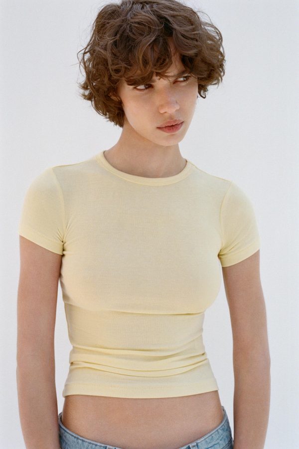 KISA KOLLU VİSKOZ T-SHIRT - از برند زارا