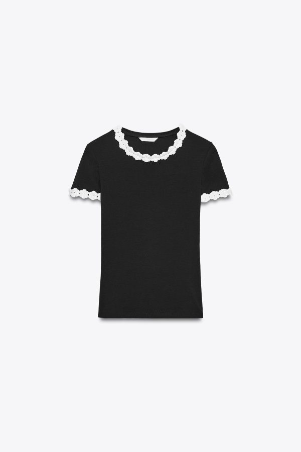 ÇİÇEK AKSESUARLI T-SHIRT - از برند زارا
