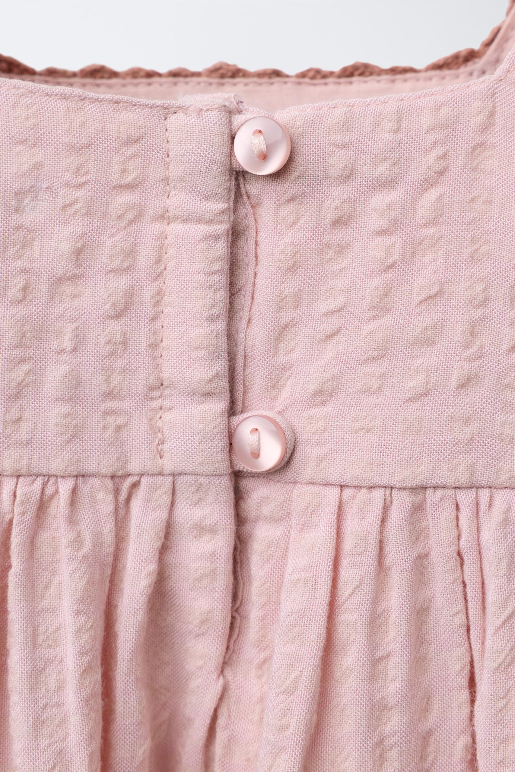 پیراهن بلند یقه صاف با آستین کشباف از برند زارا (بچه گانه)