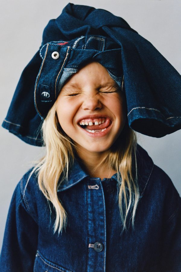 کت جین آستین بلند با جیب و گلدوزی از برند زارا