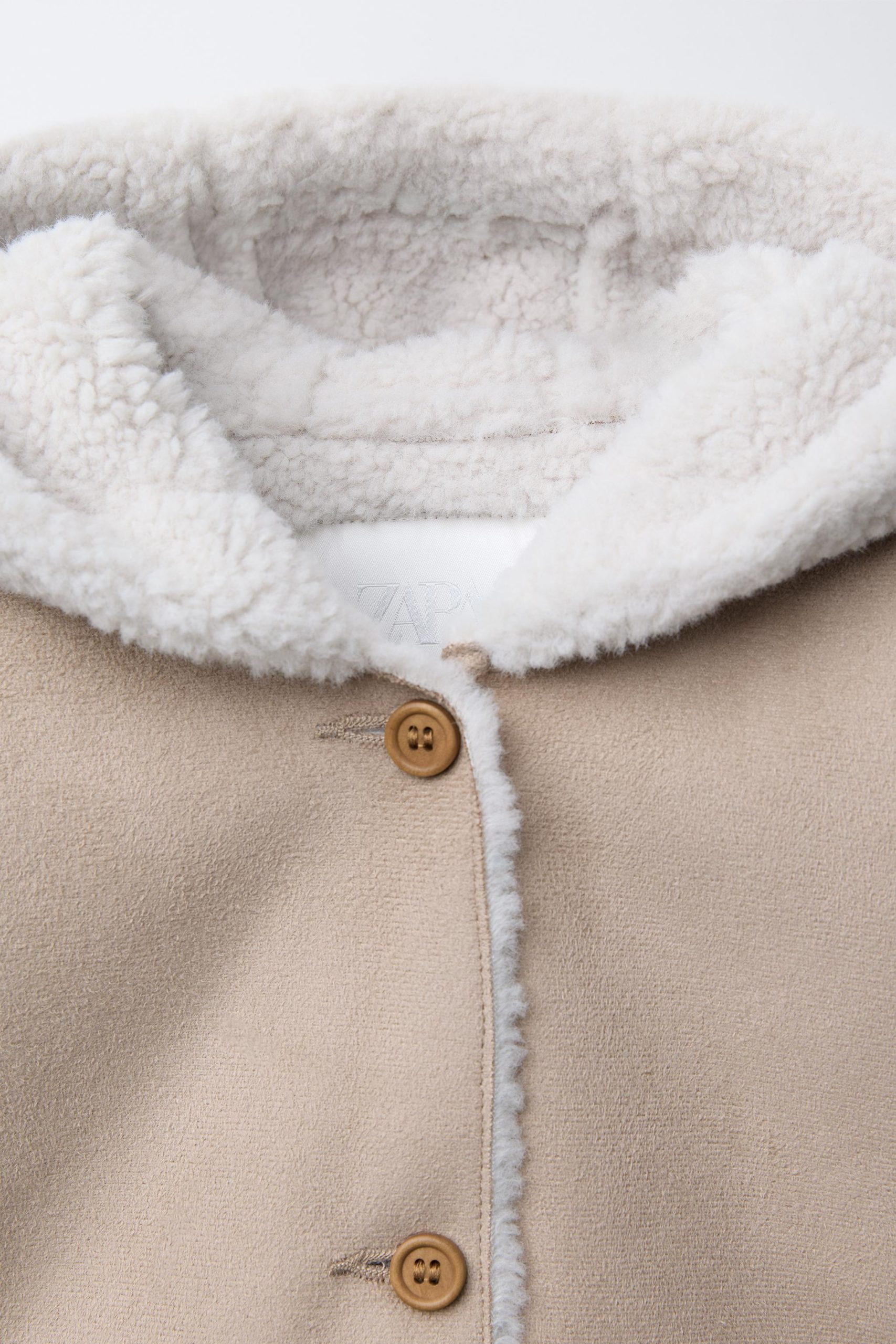 کت جلوبسته کلاهدار با آستین چیندار از برند زارا (بچه گانه)