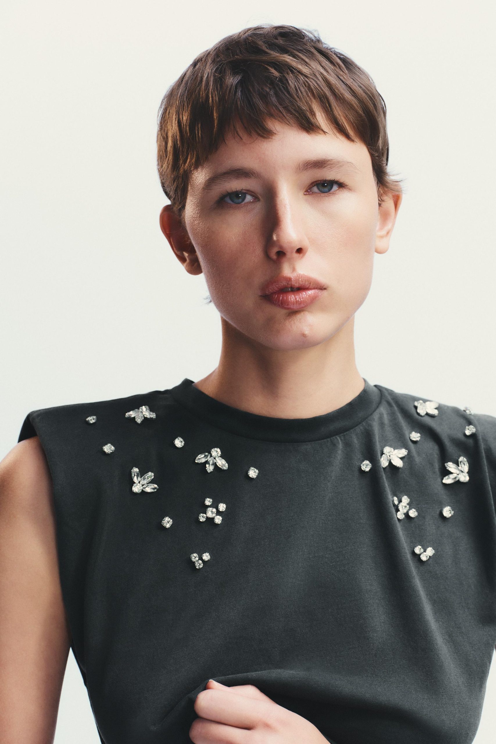 تیشرت پنبهای با طراحی جواهرنما از برند زارا (زنانه)