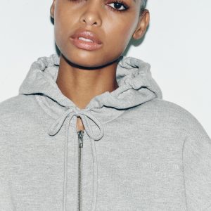 سویشرت کراپ کلاهدار با زیپ فلزی از برند زارا (زنانه)