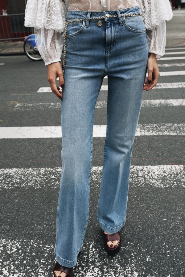 Z1975 YÜKSEK BEL BOOTCUT ZİNCİR KEMERLİ JEAN - از برند زارا