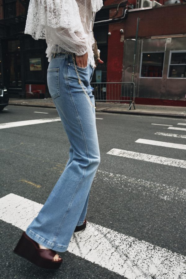 Z1975 YÜKSEK BEL BOOTCUT ZİNCİR KEMERLİ JEAN - از برند زارا