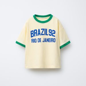 تیشرت یقه گرد پنبه‌ای با شعار از برند زارا