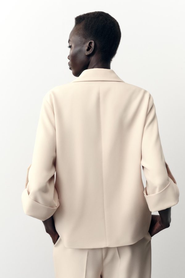 KIVRILMIŞ KOLLU KRUVAZE BLAZER - از برند زارا