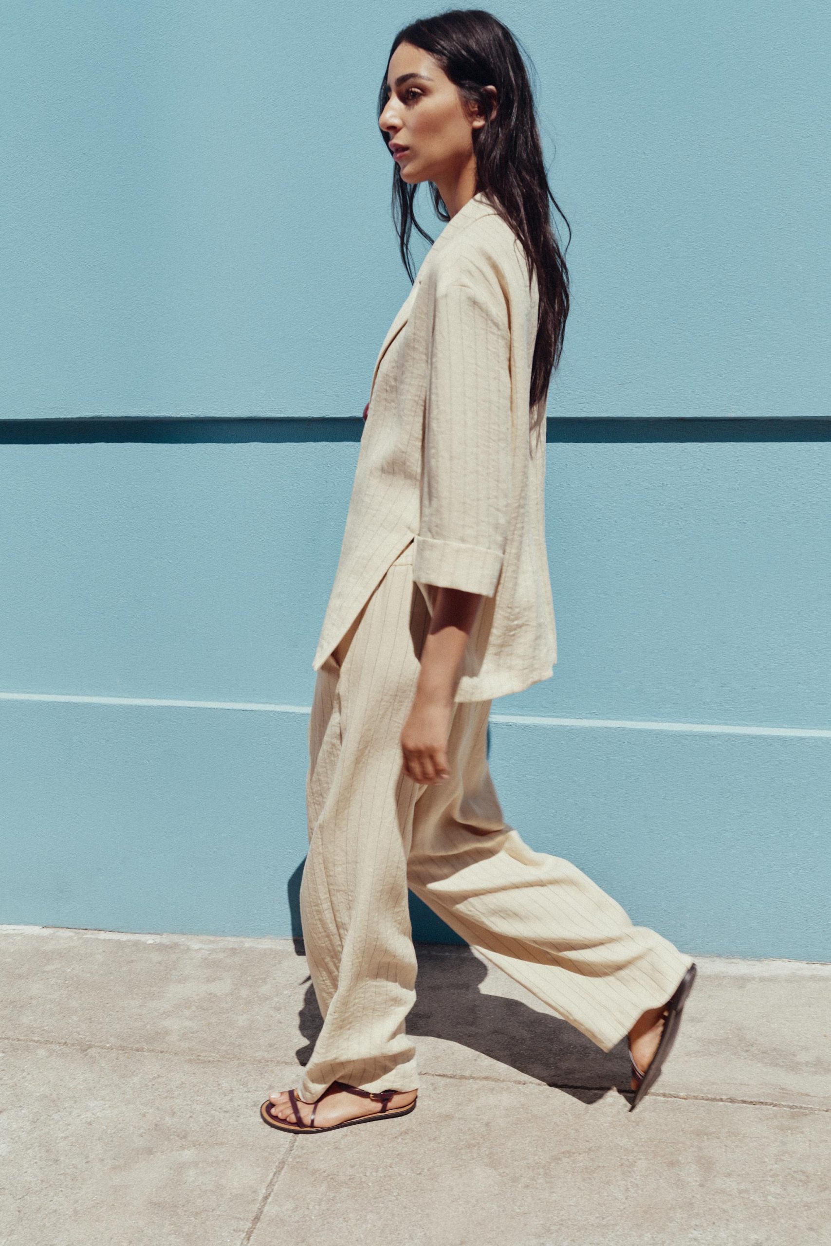 بلزر کلاپه با آستین خمیده و یقه کرووا از برند زارا (زنانه)