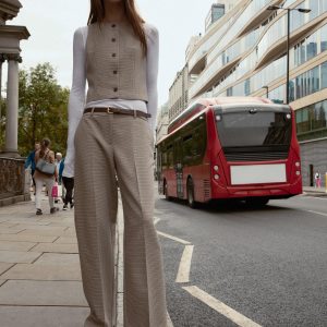 شلوار کمر بلند با جیب و زیپ از برند زارا (زنانه)