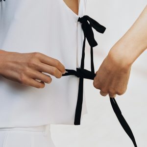 تاپ بدون آستین یقه بیسیکلت گل‌دوزی از برند زارا (زنانه)