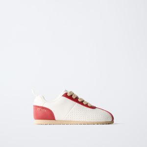 کفش ورزشی بنددار با کفی انعطاف‌پذیر از برند زارا (بچه گانه)