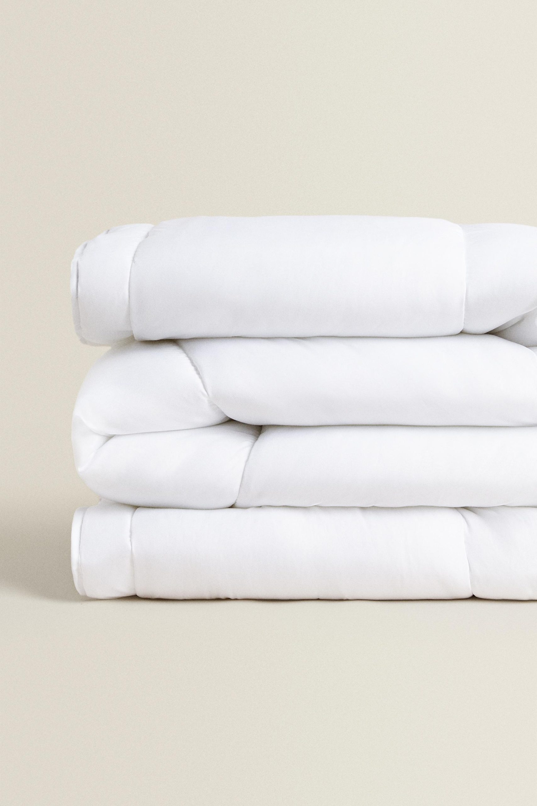 پتو میکروفیبر نرم با دمای متوسط از برند زارا