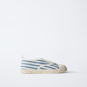 کفش ورزشی راه‌راه با کفی انعطاف‌پذیر از برند زارا