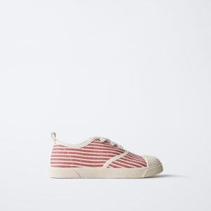 کفش ورزشی پنبه‌ای با طراحی خط‌دار از برند زارا