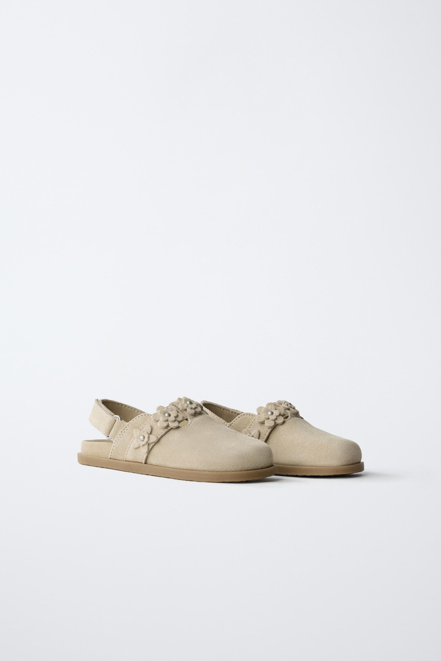 کفش سابو چرم گاوی با جزئیات گل از برند زارا (بچه گانه)