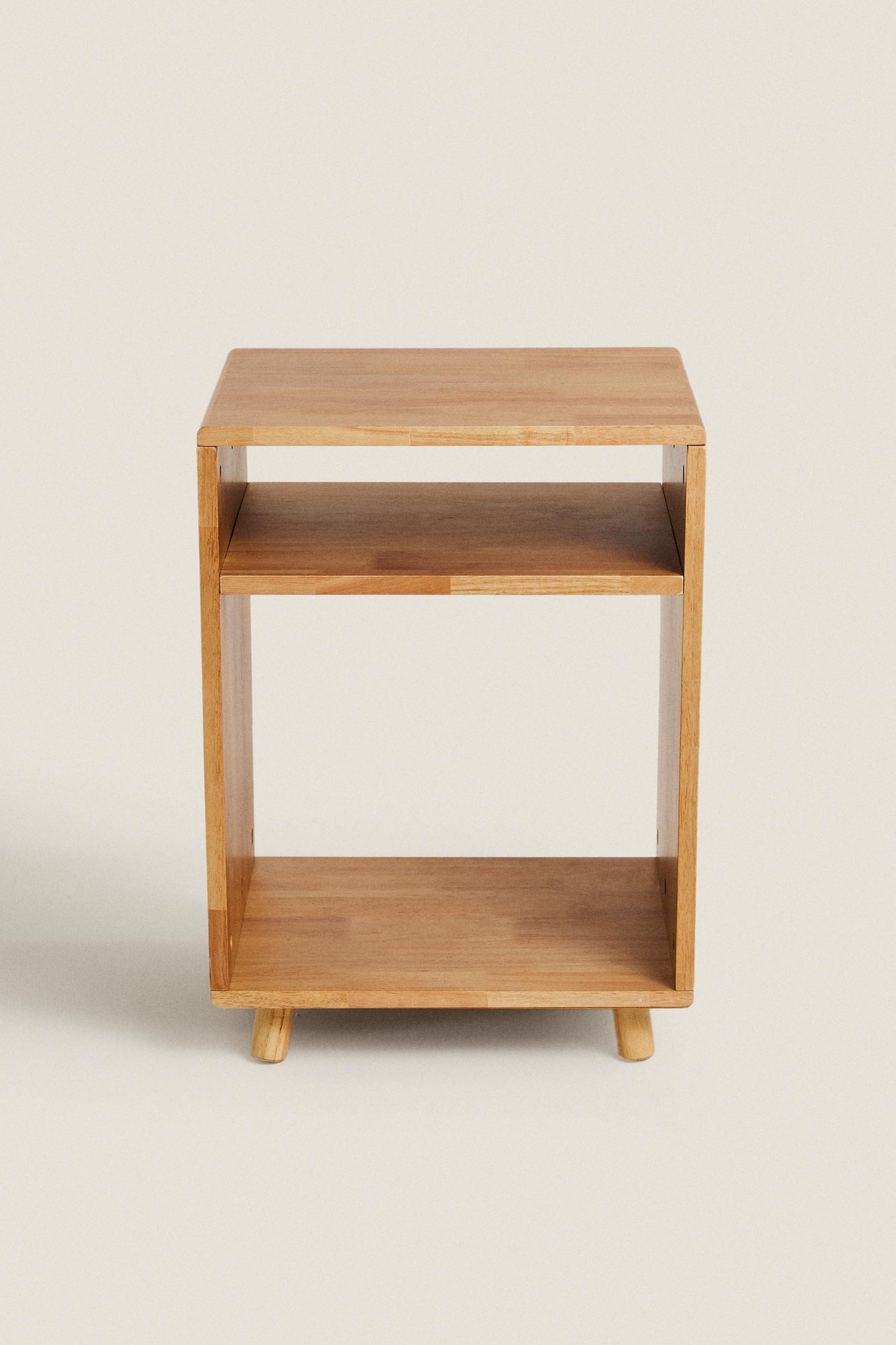 کمد پایهدار با قفسه و سبد فلزی از برند زارا