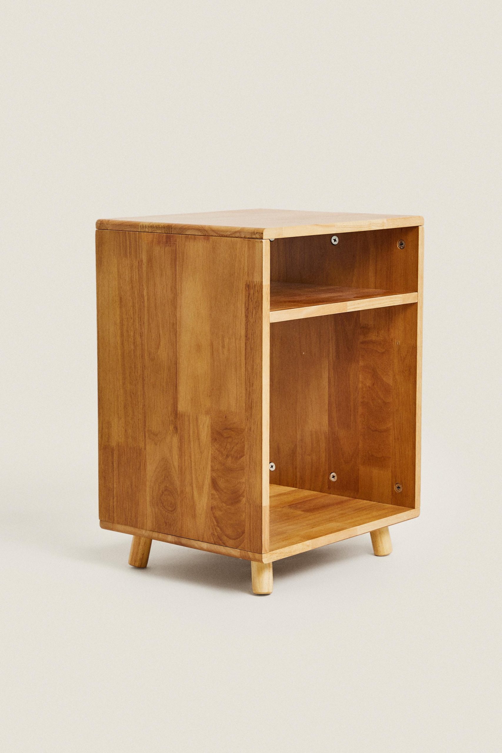 کمد پایهدار با قفسه و سبد فلزی از برند زارا