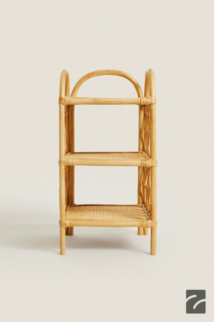 کمد کنار تخت سه قفسه‌ای بافت رتن از برند زارا