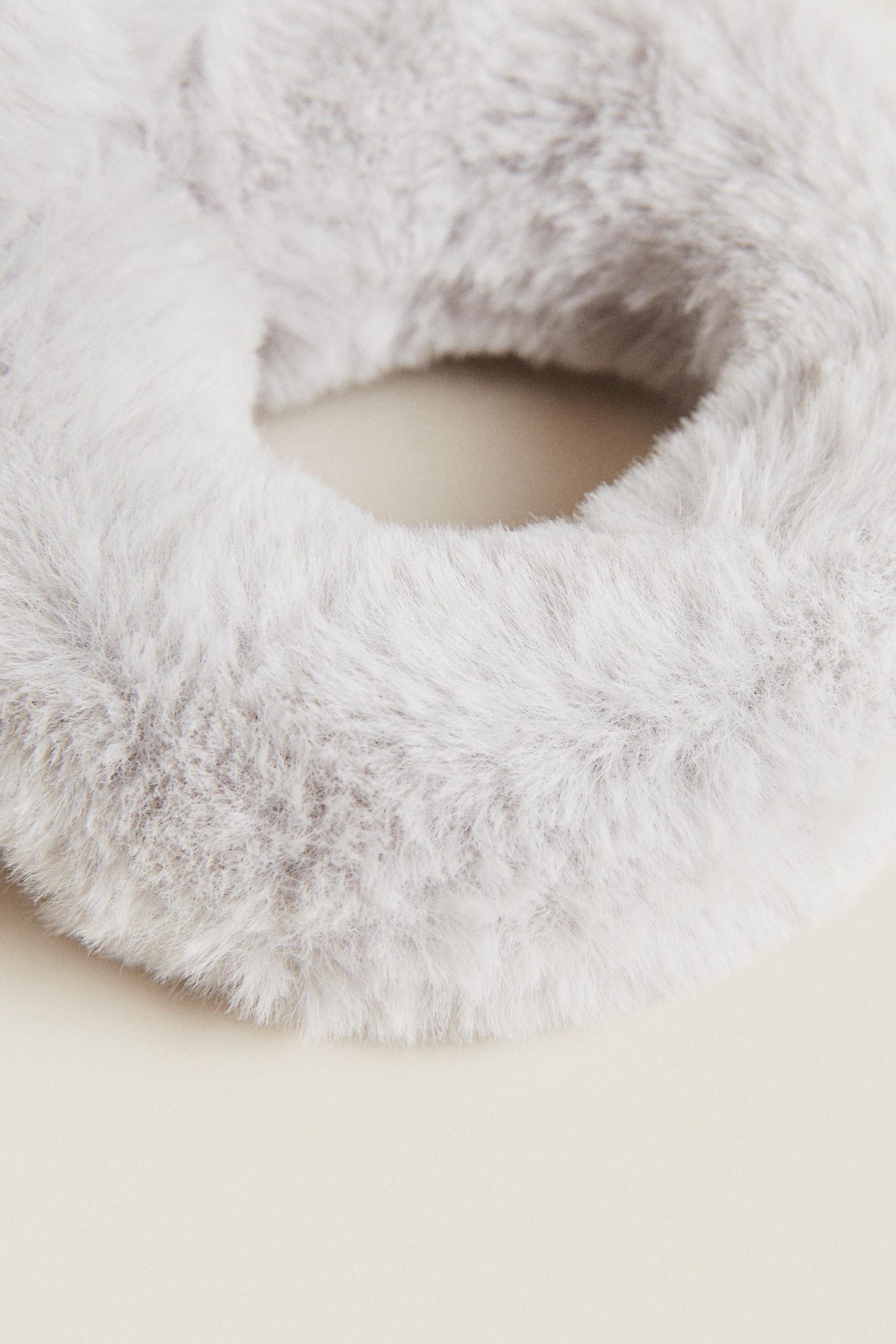 عروسک پشمالوی جغجغهای خرگوشی از برند زارا