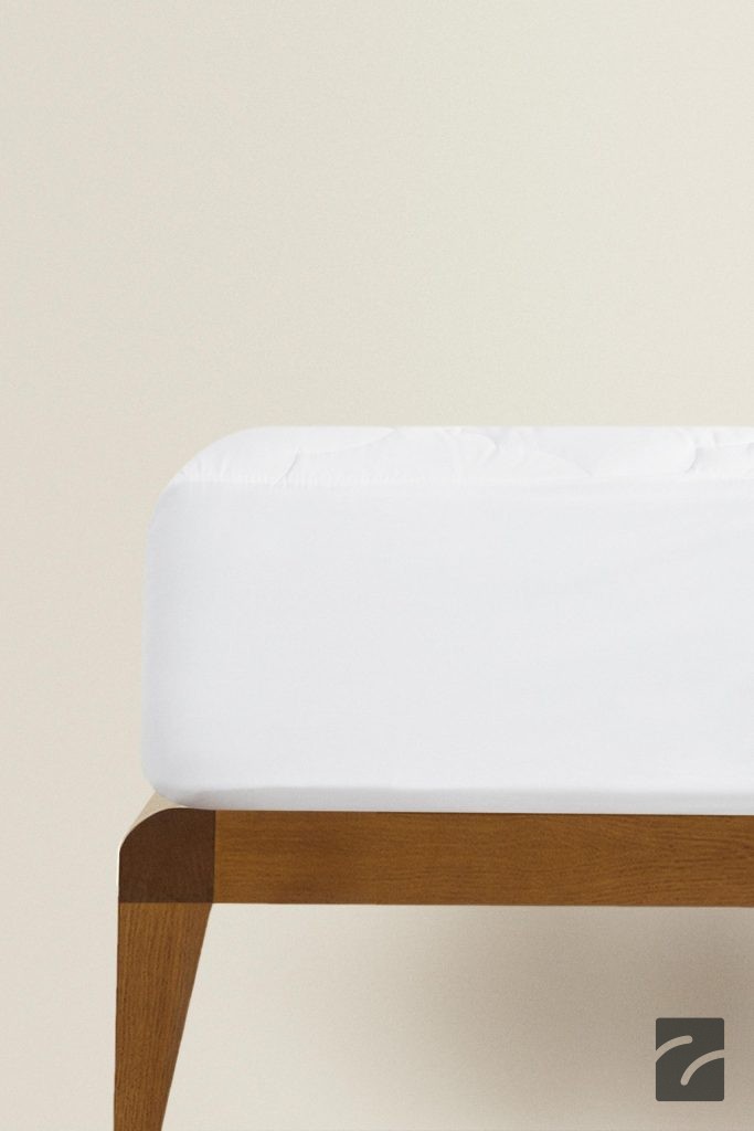 محافظ تشک نرم با کش قابل تنظیم از برند زارا