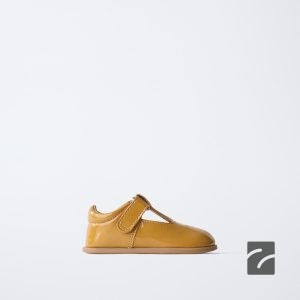 کفش چرم انعطاف‌پذیر با نوک گرد از برند زارا