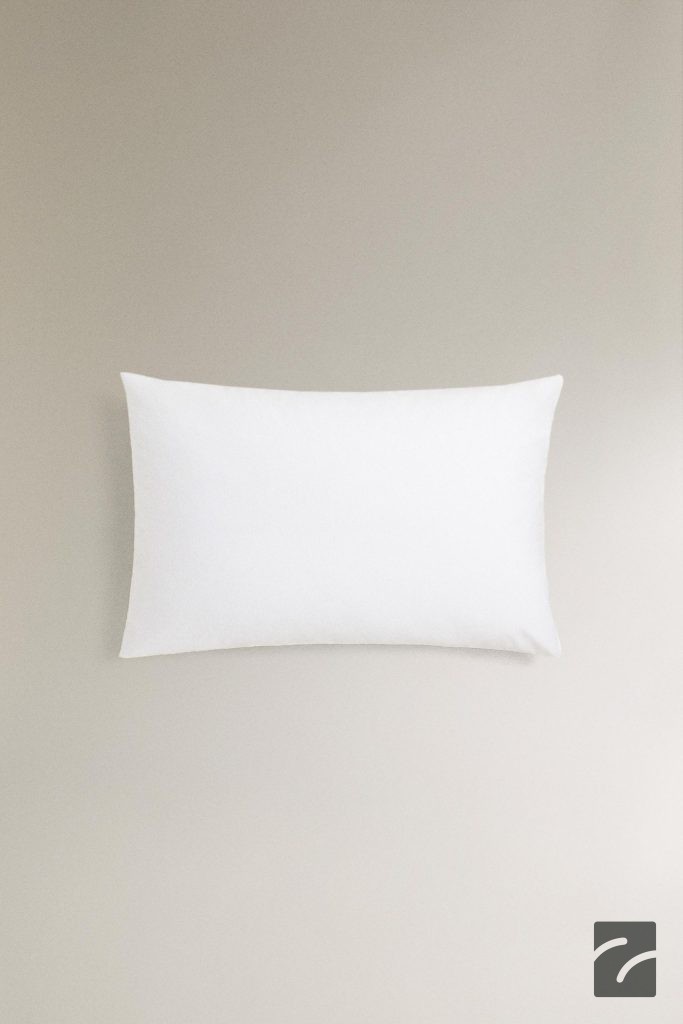 محافظ بالش ضد آب زیپ‌دار سفید از برند زارا