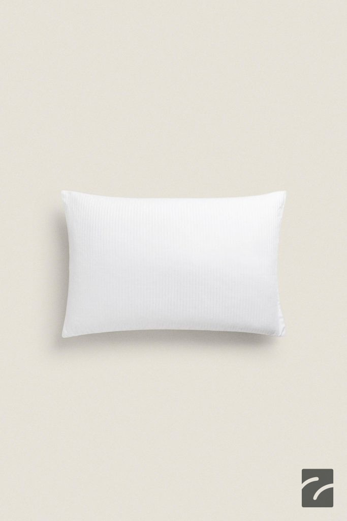 روکش بالش پنبه‌ای طرح راه‌راه از برند زارا