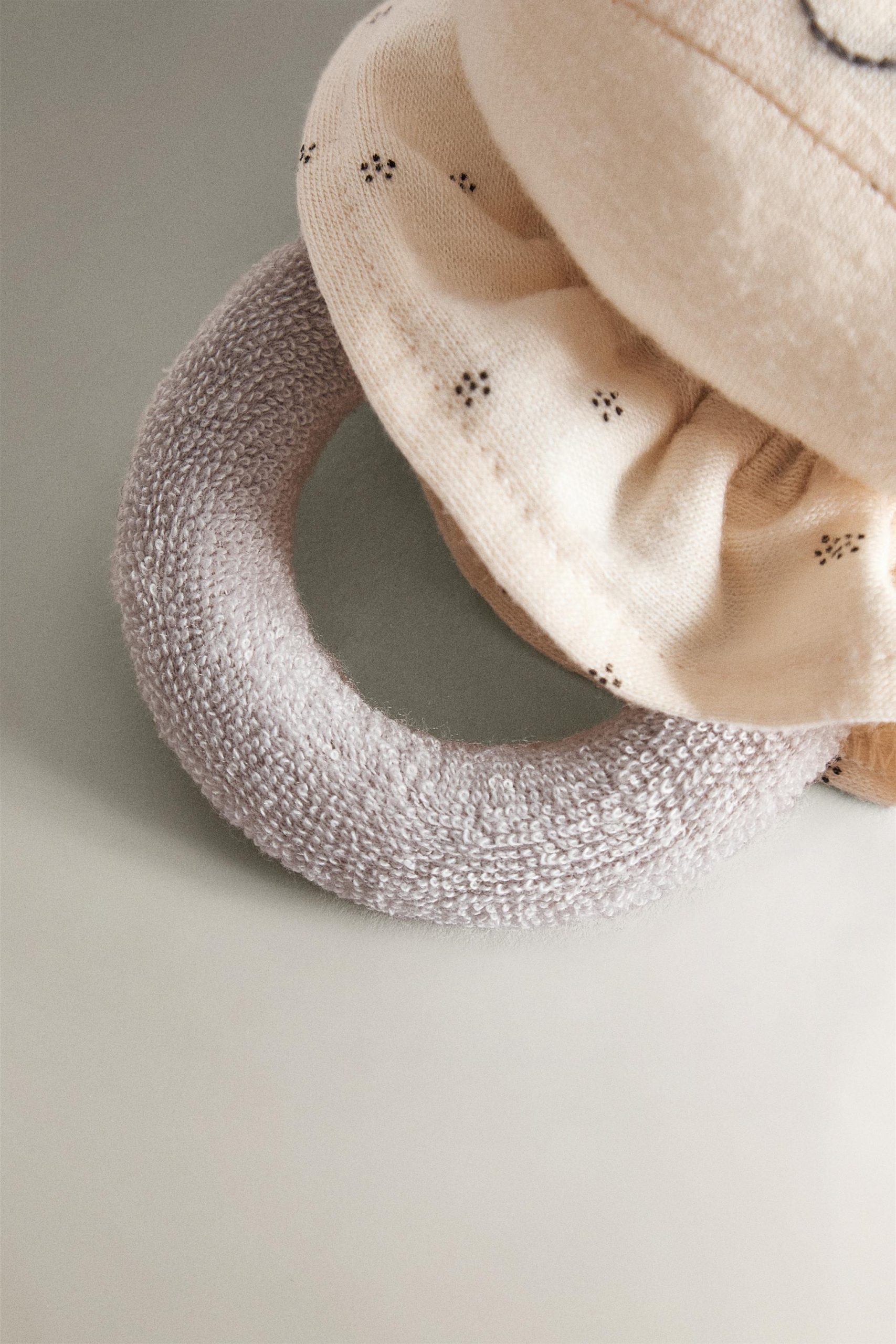 عروسک پشمالوی جغجغهای اسب آبی از برند زارا