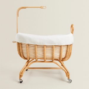 تخت خواب مینی رتن با چرخ فنری از برند زارا