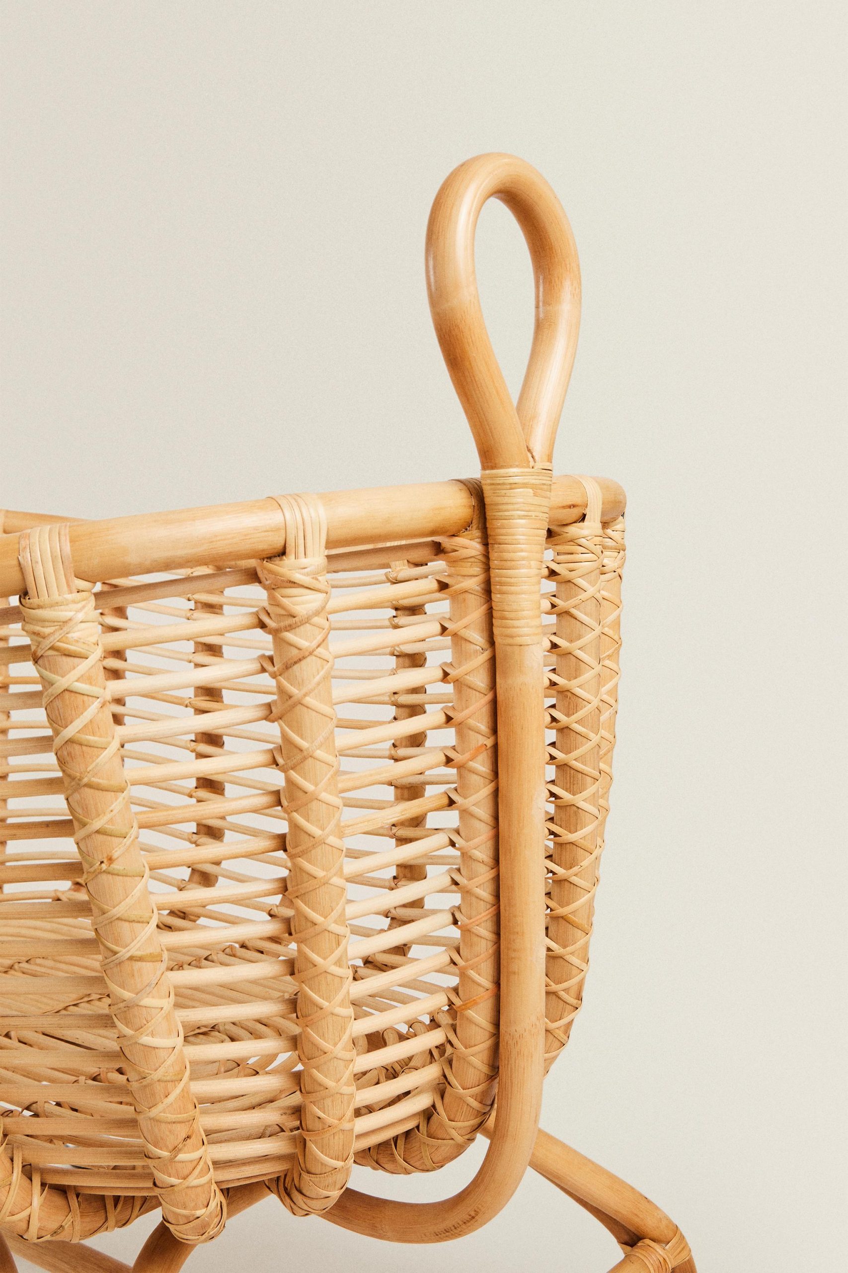 تخت خواب مینی رتن با چرخ فنری از برند زارا