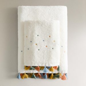 حوله حمام پنبه‌ای کودکانه با طرح ستار از برند زارا