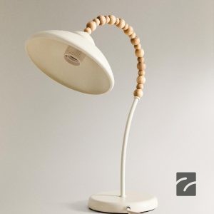 میز لامپ با جزئیات چوبی از برند زارا