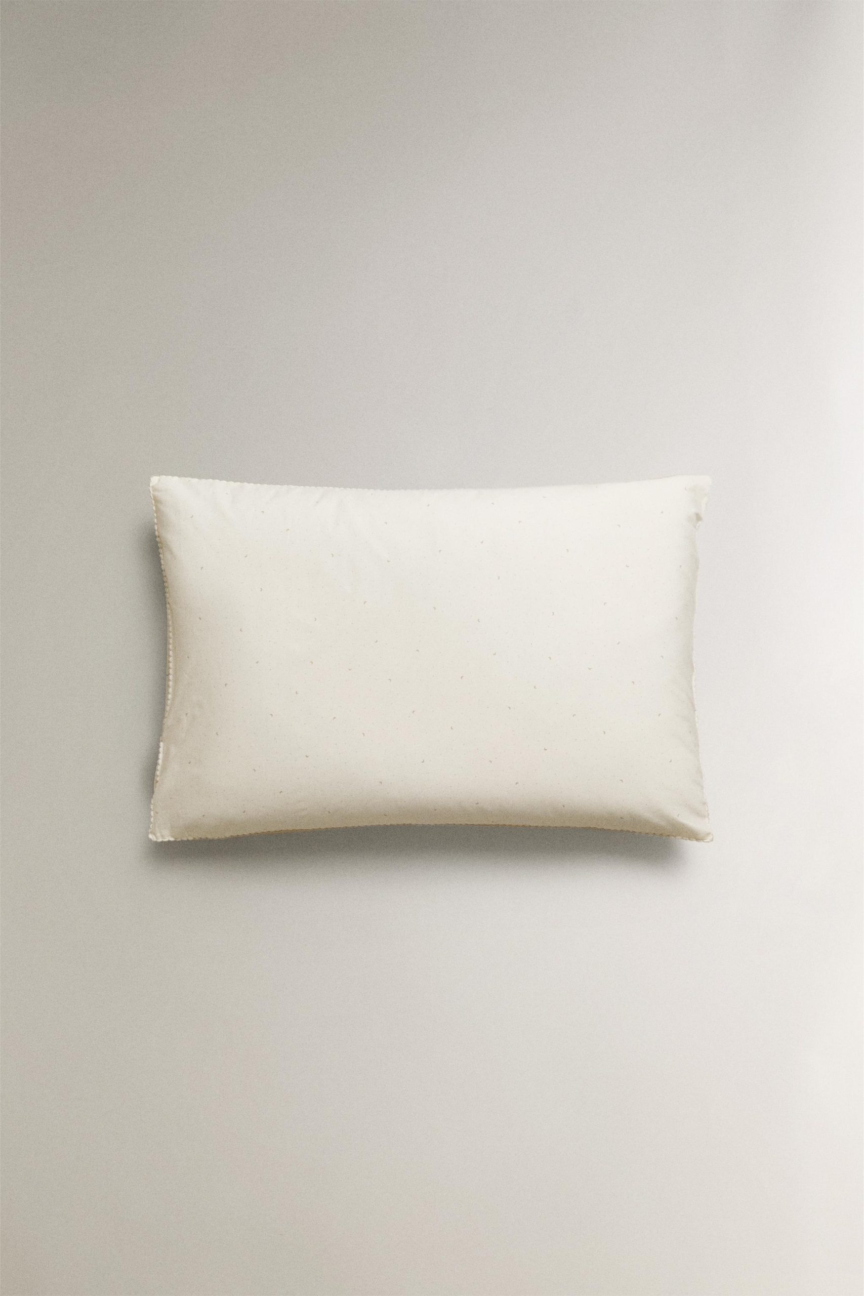 بالشکوفهای پنبهای طرح ماه و ستاره از برند زارا