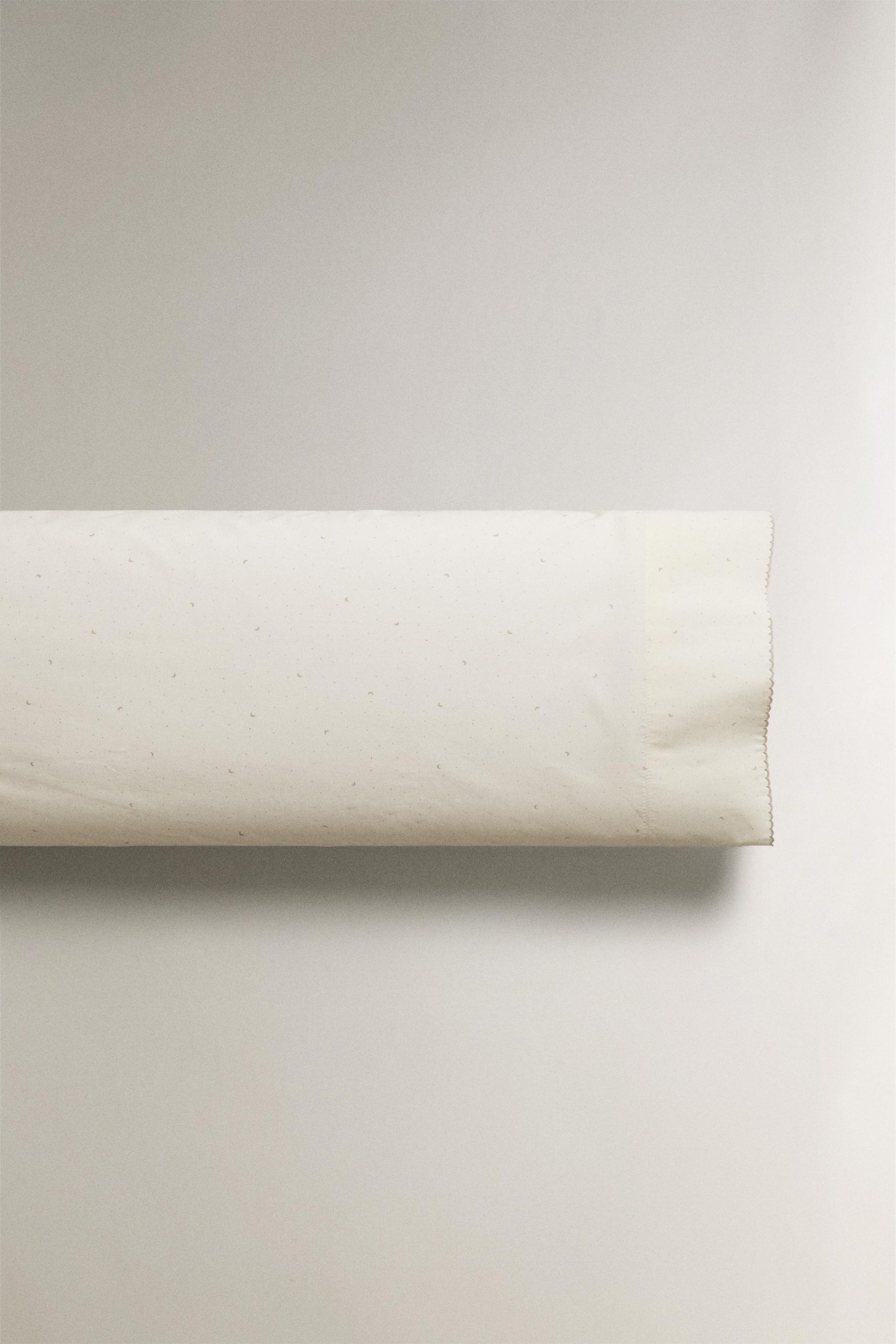 بالشکوفهای پنبهای طرح ماه و ستاره از برند زارا