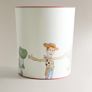 جعبه اسباب‌بازی با طرح شخصیت‌های داست از برند زارا