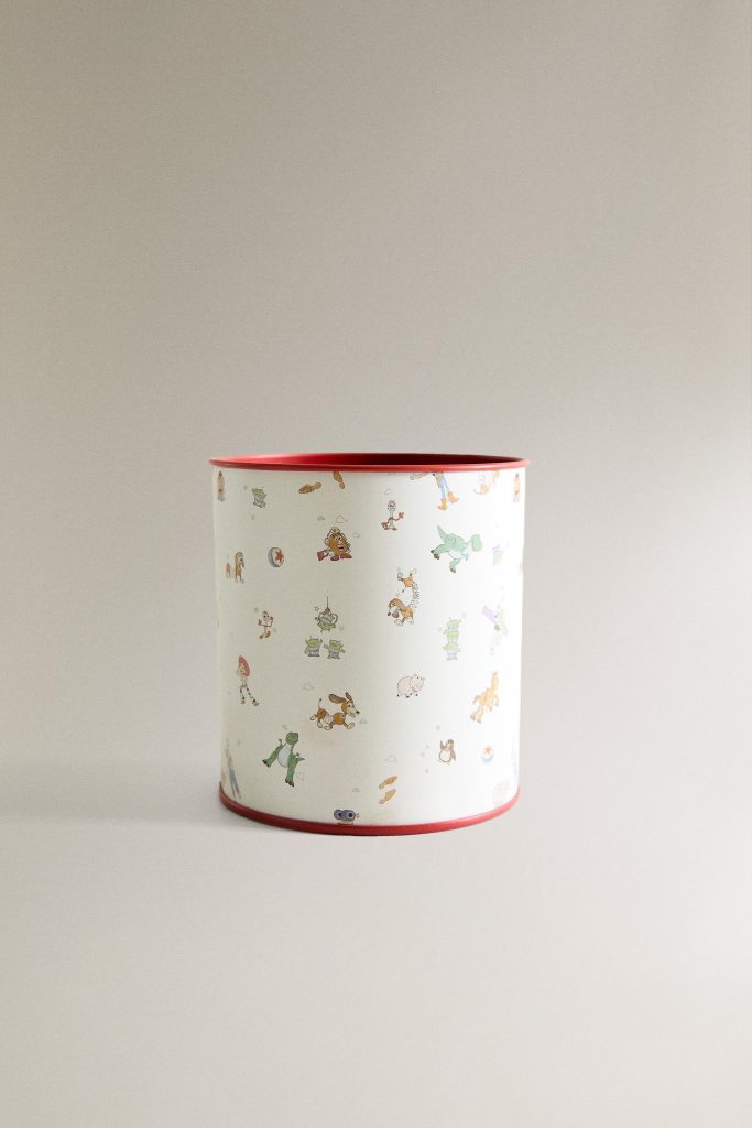 پنسل کیس فلزی طرح داستان اسباببازی از برند زارا